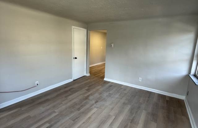 7139 Eastlawn Drive - 4 photos photos