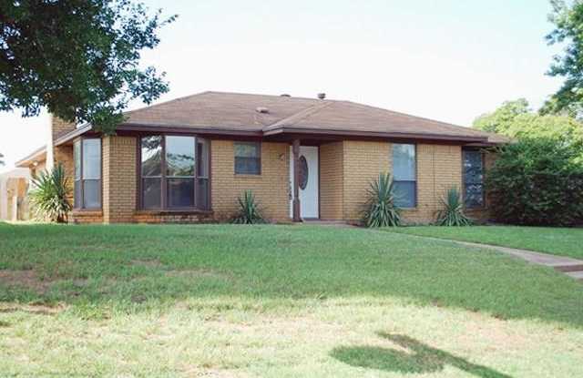 2101 Sierra Drive - 2101 Sierra Drive, Grapevine, TX 76051
