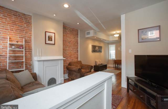 871 N STILLMAN STREET Gallery 2