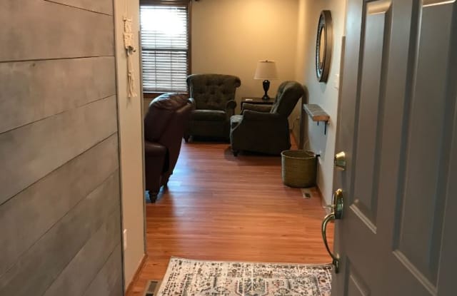 2611 W 24th St 1 - 2611 West 24th Street, Joplin, MO 64804