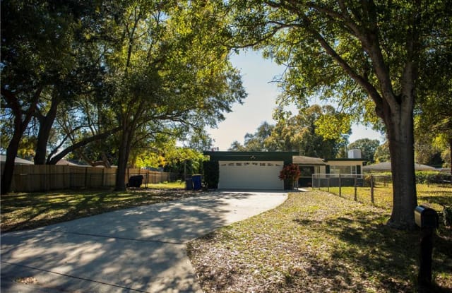 10270 BLOSSOM LAKE DRIVE - 10270 Blossom Lake Drive, Seminole, FL 33772