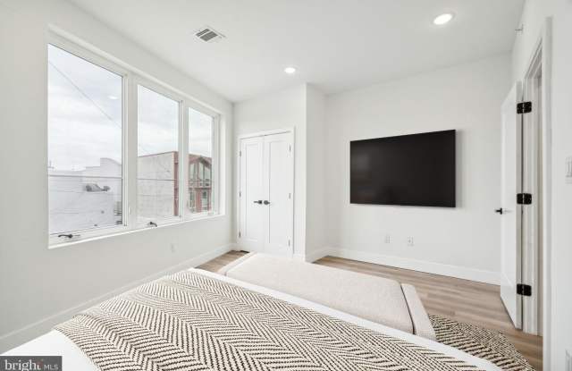 2330 FRANKFORD AVENUE photos photos