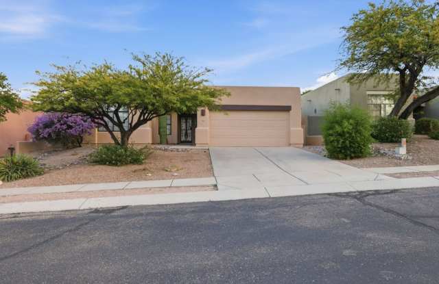 Beautiful  3-Bedroom Home with Desert Oasis Backyard photos photos
