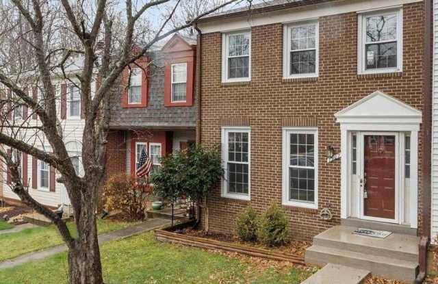 7907 FOREST PATH Way - 7907 Forest Path Way, Newington Forest, VA 22153