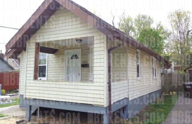 1911 Dallas Ave - 1911 Dallas Avenue, North College Hill, OH 45239