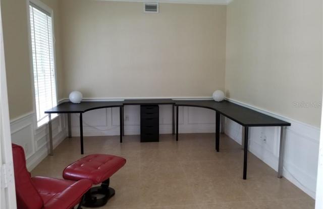 8531 AMBER OAK DRIVE Gallery 3