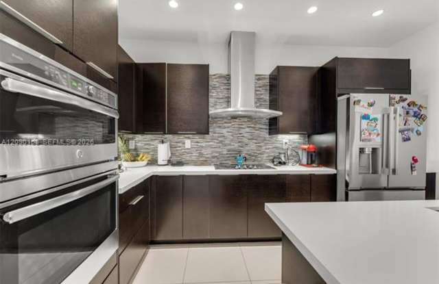 10415 NW 64th Ter th 10415, Doral, FL 33178 Gallery 1