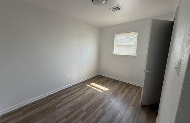 1749 Southwest 12th Street Gallery 4