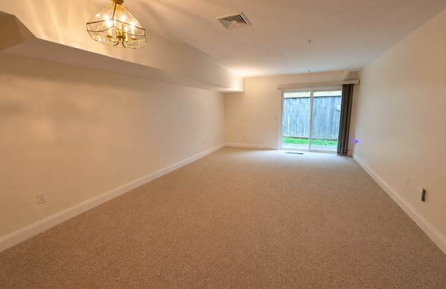 26 Greenleaves Dr - 609Unit 609 Gallery 3