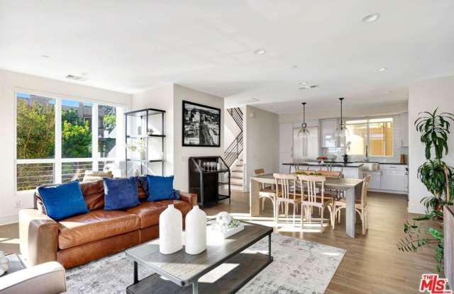 1414 1/2 N Stanley Avenue - 1414 1/2 North Stanley Avenue, Los Angeles, CA 90046