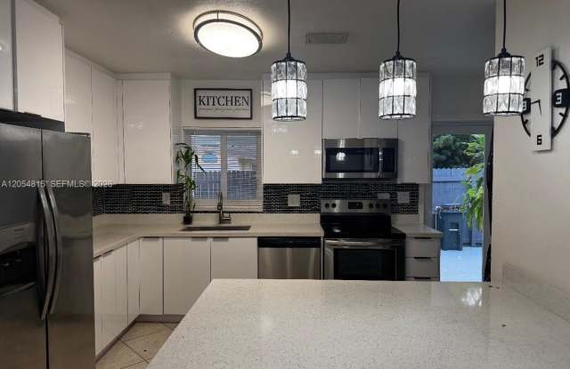 502 NE 163rd Street, Miami, FL 33162 photos photos