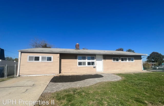 152 Crabtree Dr - 152 Crabtree Drive, Levittown, PA 19055