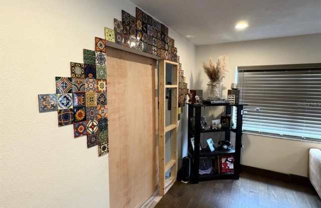 10004 MEMORIAL Highway Gallery 4
