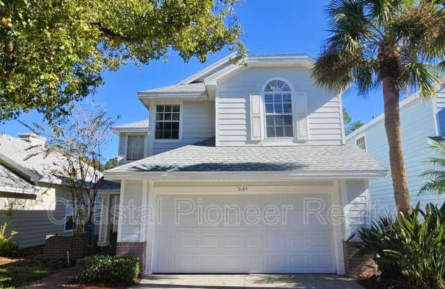 5124 Sterling Manor Dr - 5124 Sterling Manor Drive, Tampa, FL 33647