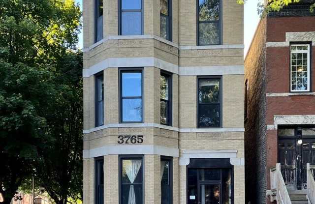 3765 N Kenmore Avenue photos photos