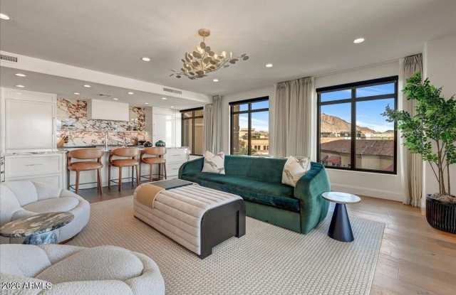 7181 E Camelback Road Gallery 1