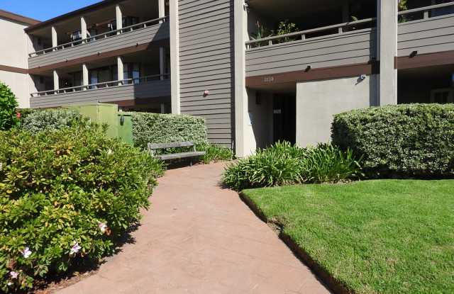 2 BDR / 2 BA Condo in Prime Point Loma Location. Gallery 3