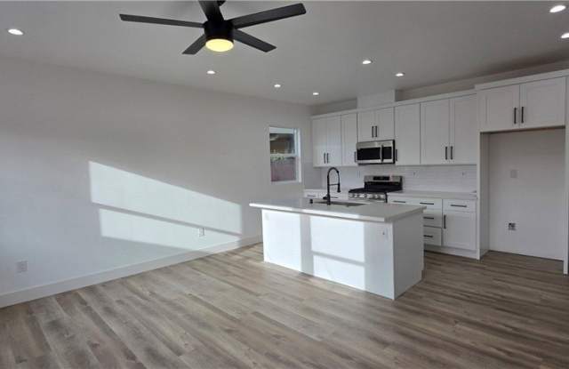 4705 Lakewood photos photos