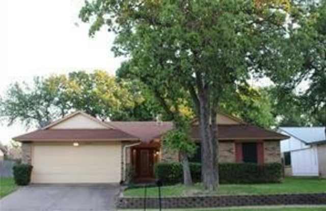 3800 Pinewood Street - 3800 Pinewood Street, Bedford, TX 76021