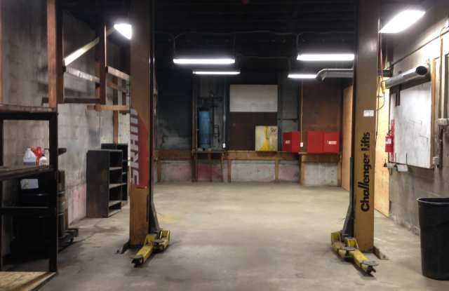 28 Vernon Avenue - Unit B, Garage - 28 Vernon Avenue, Bristol County, RI 02809