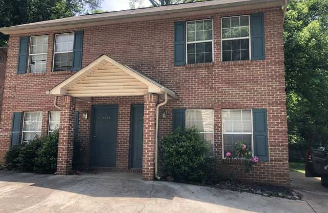 2 bedroom/2.5 bath townhome in Rocky Hills - 1423 Schoolcraft Way, Knoxville, TN 37919 2 bedroom/2.5 bath townhome in Rocky Hills - 1423 Schoolcraft Way, Knoxville, TN 37919