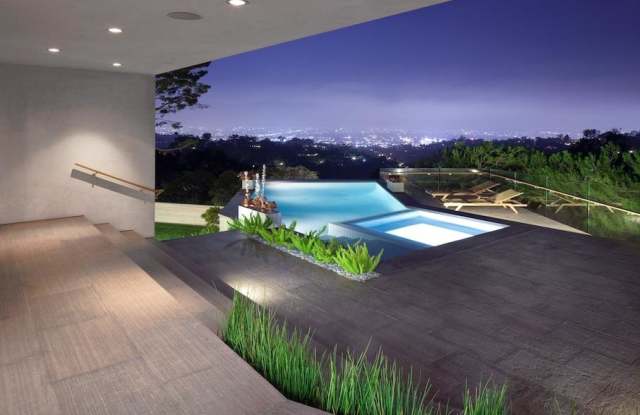 3231 DERONDA Drive Gallery 3