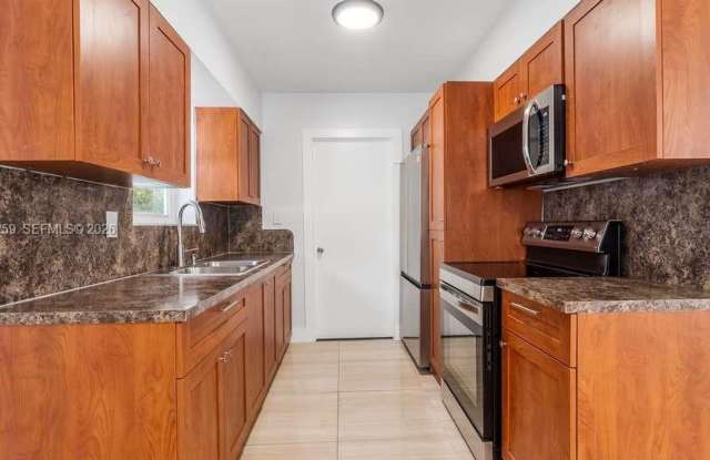 630 SW 28th Drive, Fort Lauderdale, FL 33312 photos photos