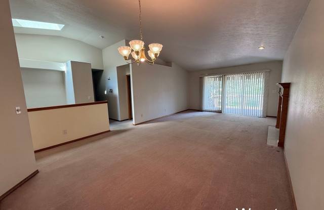 Over 3200sqft - Charming 3 bed / 3 bath Home Near The Creek at Qualchan Golf Course! photos photos