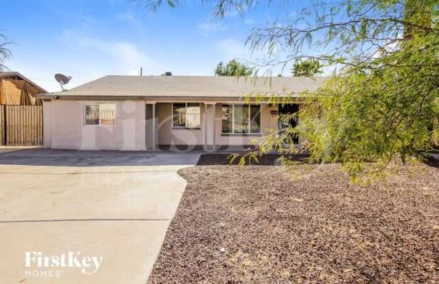 3437 East Holly Street photos photos
