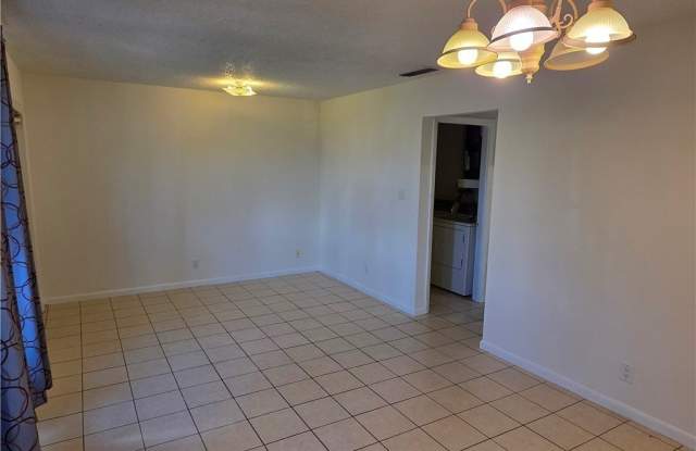 1107 S Loop Boulevard Gallery 3