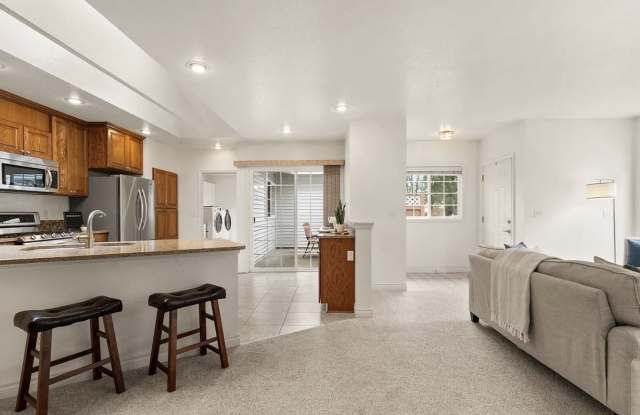 4718 Stratford Ln SE Gallery 3