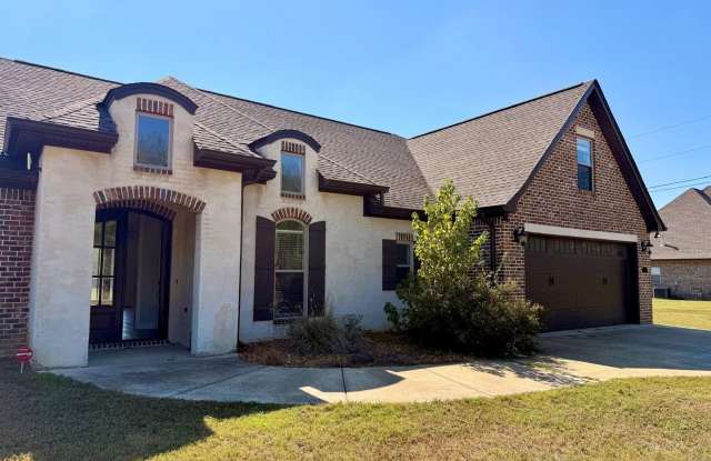 Spacious 5-Bedroom Home with Modern Kitchen & Fenced Backyard Gallery 1