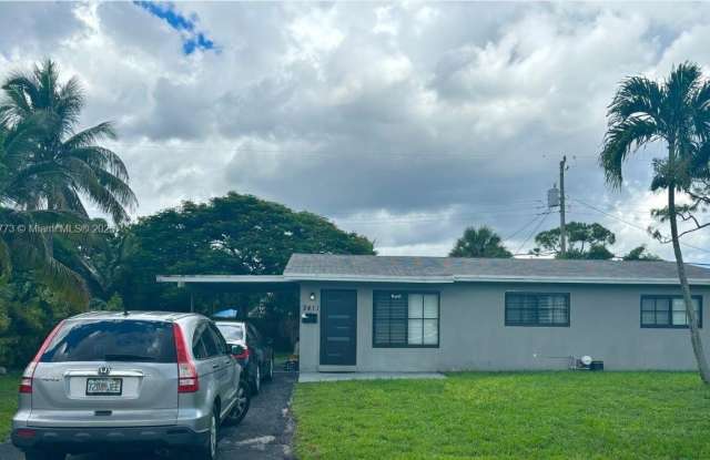2411 SW 5th Pl - 2411 Southwest 5th Place, Fort Lauderdale, FL 33312