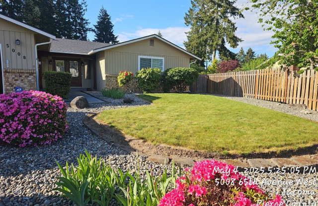 University Place Custom Rambler home for Rent! 3 bedroom and 2 bathrooms. Available NOW! photos photos
