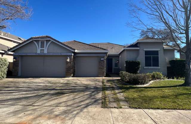 Spacious Single Story Three Bedroom Home - 9721 Toscano Drive, Elk Grove, CA 95757