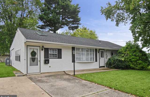 110 LEBBIE Lane Gallery 1