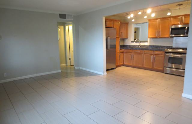 3105 E. Mulberry Dr. Gallery 3