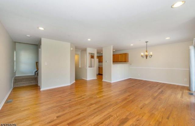 102 Lakeview Ct Gallery 3