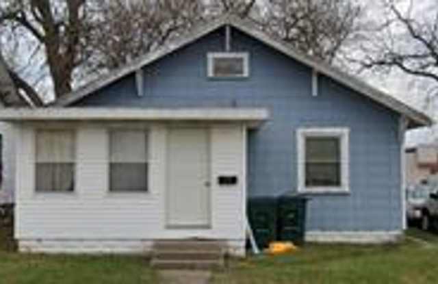 3 bedroom 1 bath house w/ 2 car garage photos photos