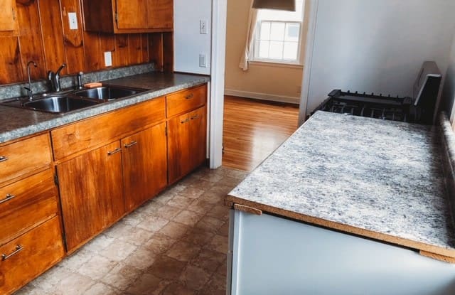 1304 Margaret St - 1304 East Margaret Street, St. Paul, MN 55106