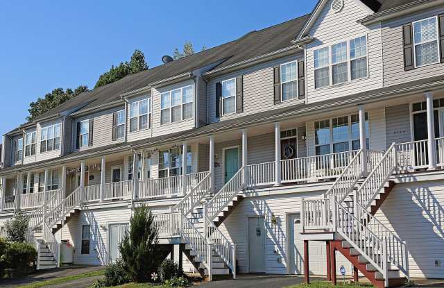 Pet-Friendly Briarwood Townhome Near NGIC, CHO Airport,  Hollymead Town Center photos photos