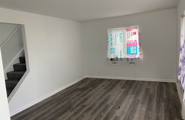 25150 Buick Street Gallery 2
