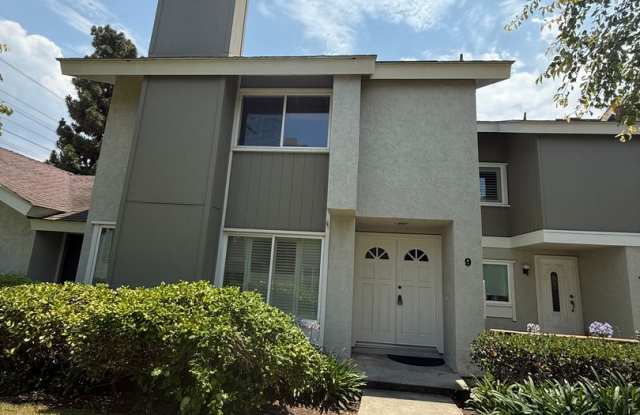 Irvine Townhome in Desirable Deerfield Neighborhood photos photos