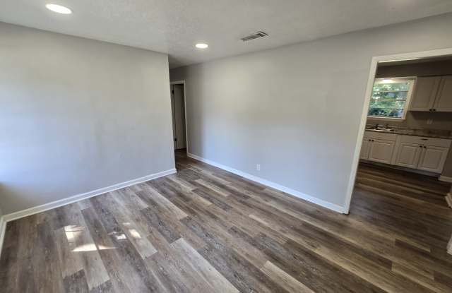 9010 Tedburn Cir Gallery 2