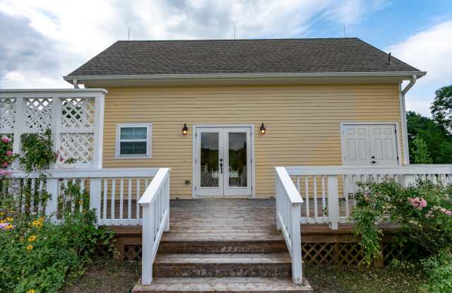 404 North Meyersville Road Gallery 4