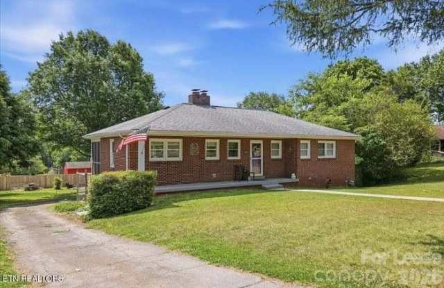 1604 Linda Lane Gallery 1