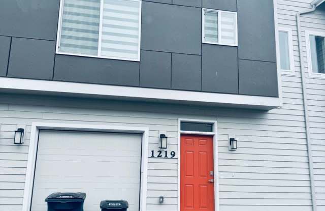 Beautifully designed condo! - 1219 East 16th Avenue, Anchorage, AK 99501