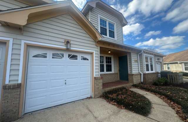 Bright and Spacious Greenbrier Fairways Condo photos photos