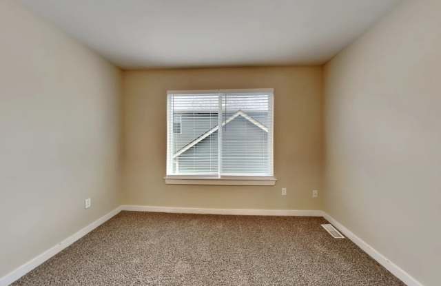 10202 185th Ave E Gallery 2