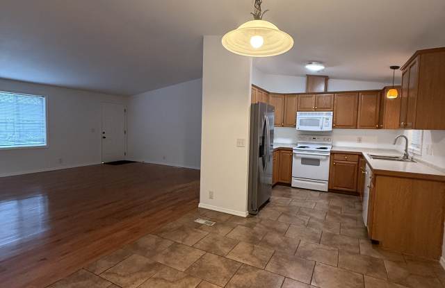 19221 12th Avenue Northeast Gallery 1